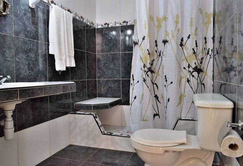 هتل Juanita Y Rafael