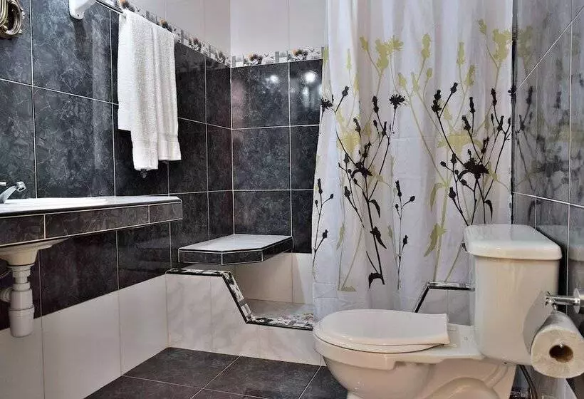 هتل Juanita Y Rafael