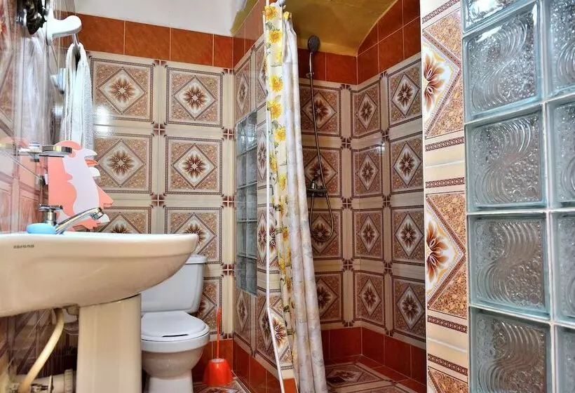 هتل Juanita Y Rafael