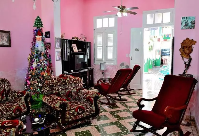 هتل Juanita Y Rafael