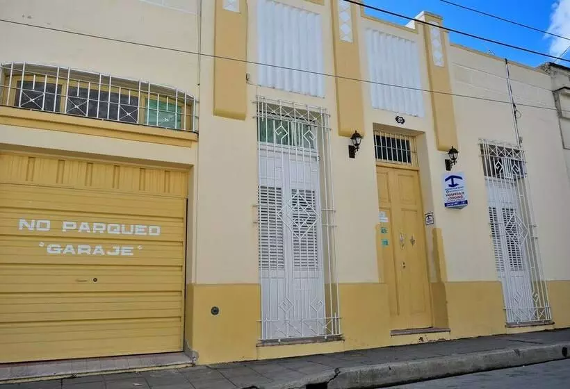 هتل Juanita Y Rafael