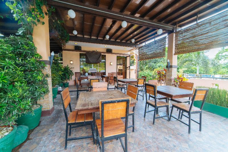 ホテル Reddoorz Plus @ Mahogany Avenue Tagaytay