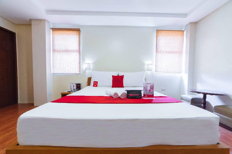 ホテル Reddoorz Plus @ Mahogany Avenue Tagaytay