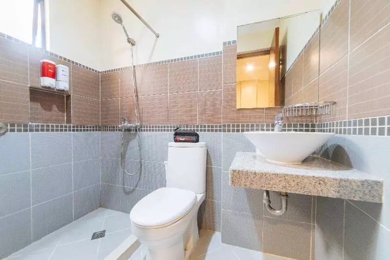 Hotelli Reddoorz Plus @ Mahogany Avenue Tagaytay