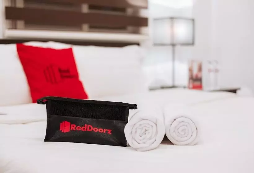 هتل Reddoorz Plus Near Ust Manila