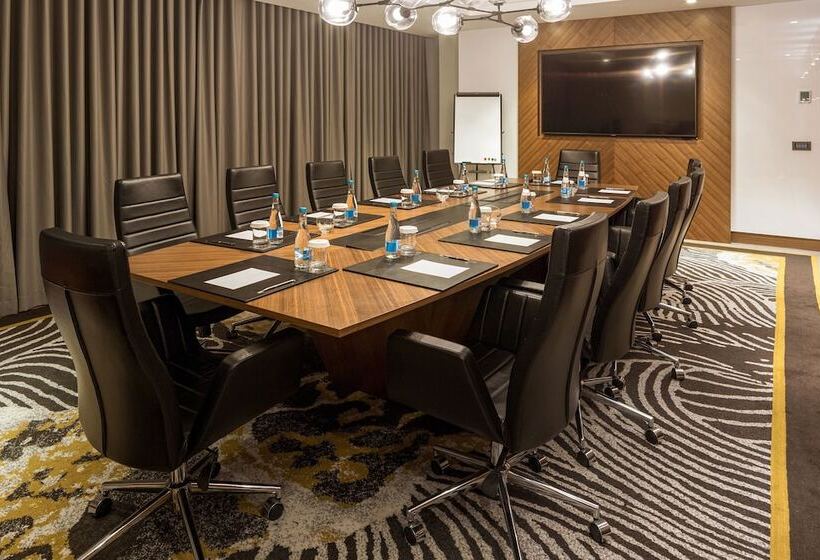 هتل Sheraton Bishkek