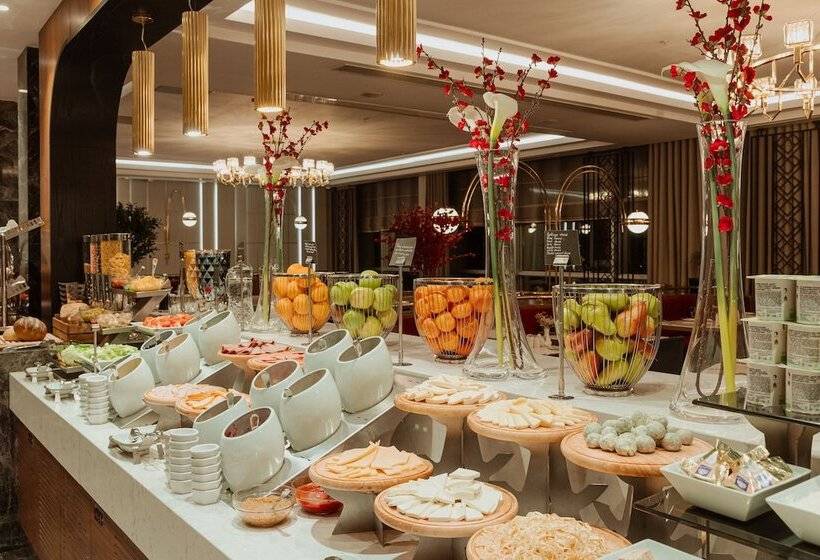 هتل Sheraton Bishkek