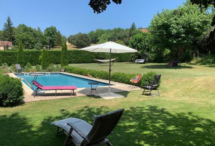 بنسيون Ferme De Tayac Charme Avec Pool