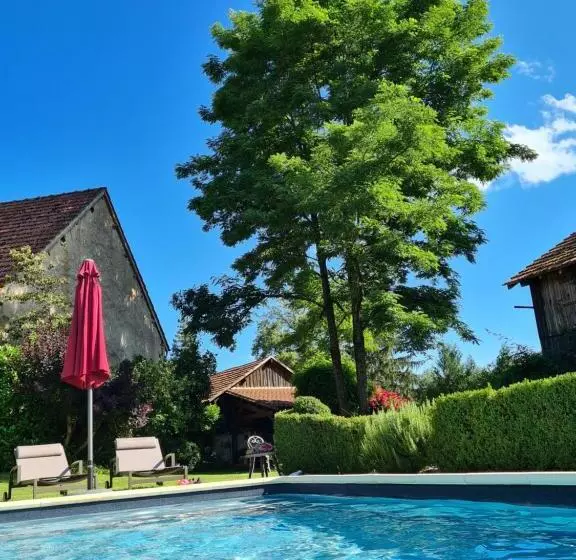 ペンション Ferme De Tayac Charme Avec Pool