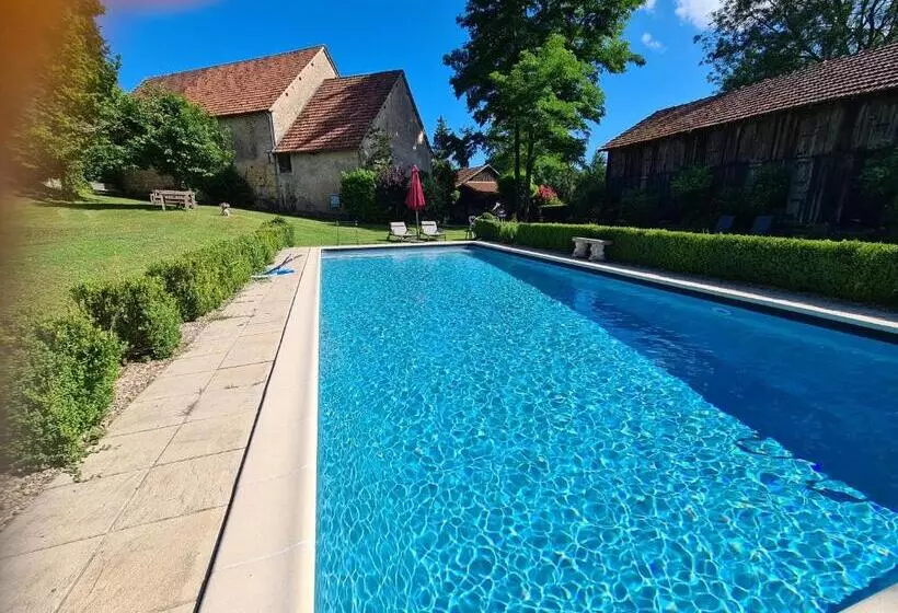 ペンション Ferme De Tayac Charme Avec Pool