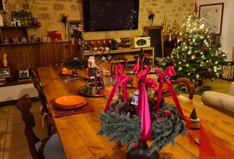 بنسيون Ferme De Tayac Charme Avec Pool