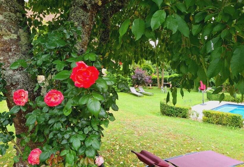 بنسيون Ferme De Tayac Charme Avec Pool