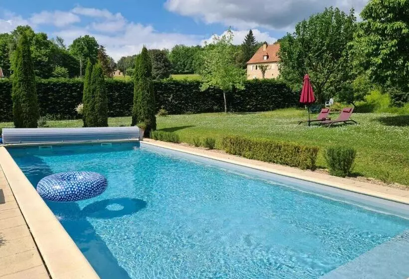 ペンション Ferme De Tayac Charme Avec Pool