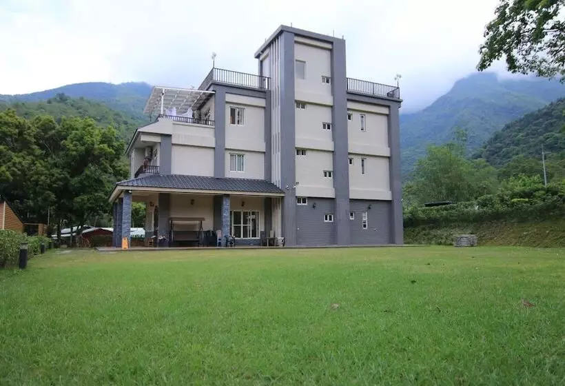 پانسیون Fully B&b