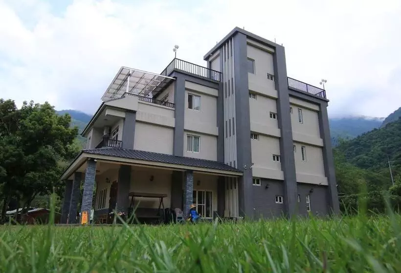پانسیون Fully B&b