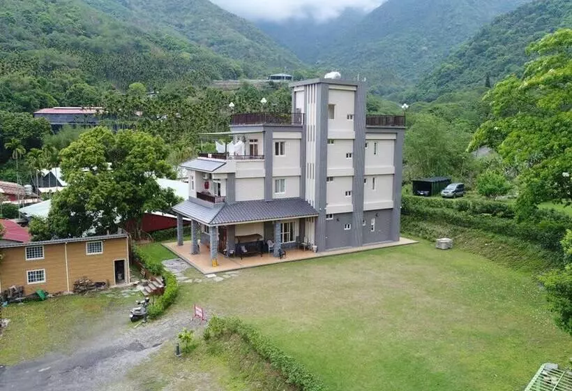 پانسیون Fully B&b