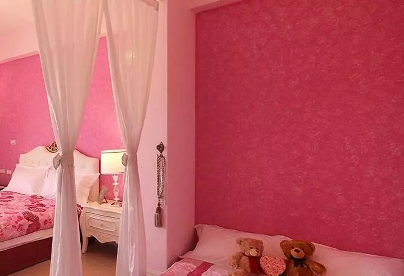 پانسیون Love 3 Cubed