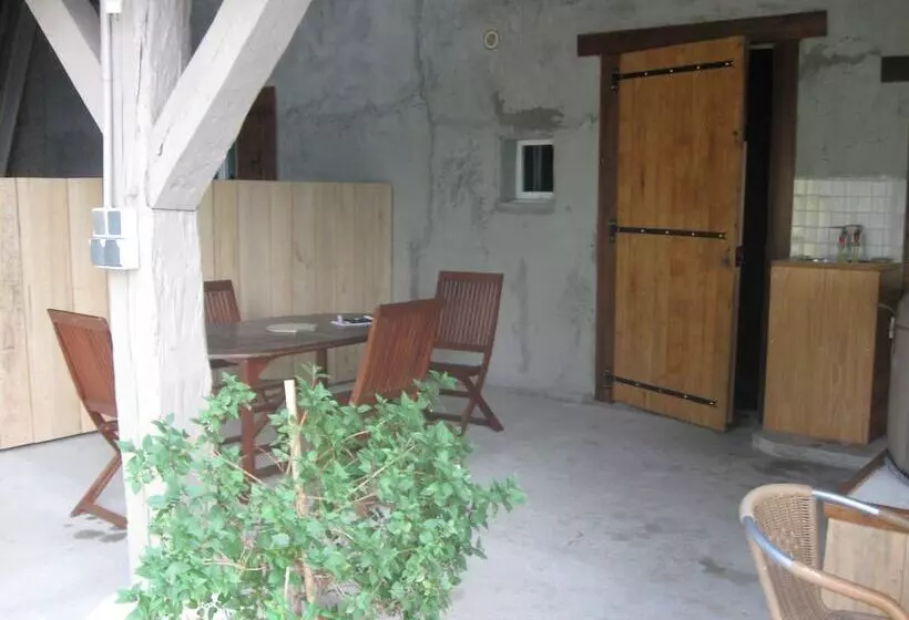 ペンション Mon Jardin Du Bas Bugey