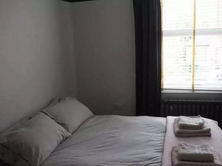 ペンション The Exchange