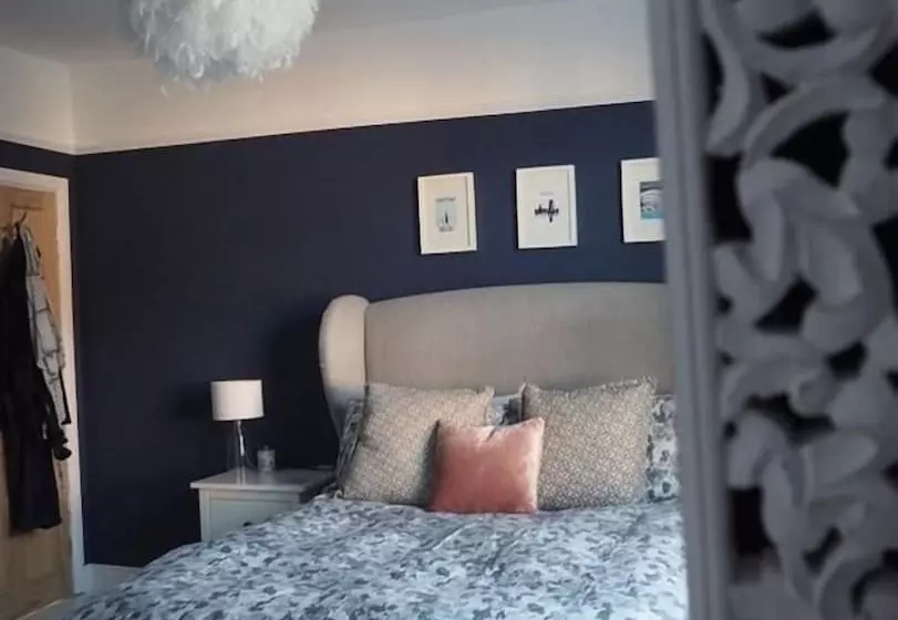 ペンション The Exchange