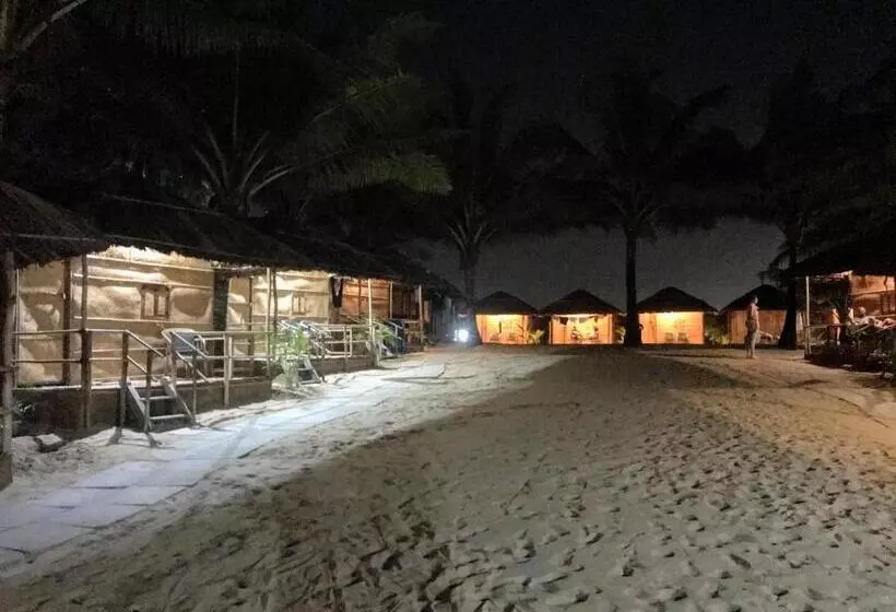 Hotelli Blue Corner Beach Huts & Restaurant