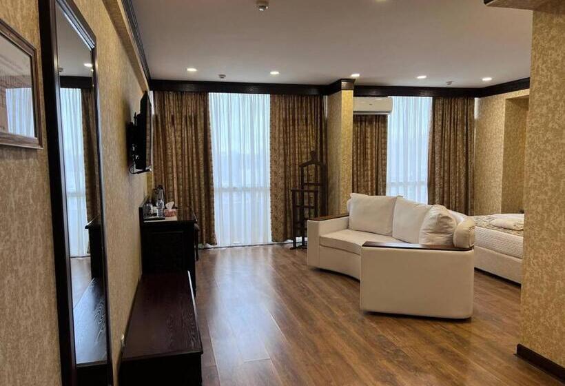 Hôtel Orient Star Varahsha