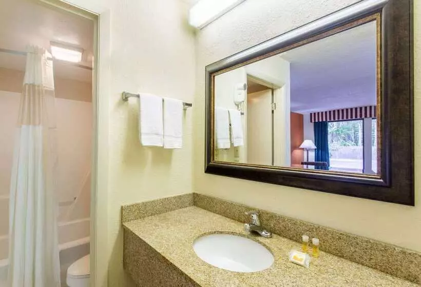 فندق Days Inn By Wyndham Lake City I10