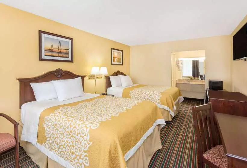בית מלון כפרי Days Inn By Wyndham Mt Pleasantcharlestonpatriots Point