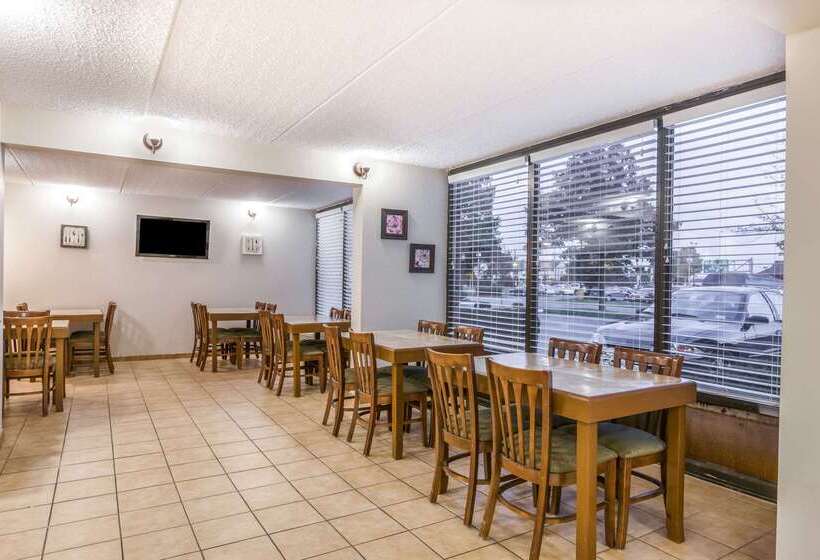 Отель Days Inn By Wyndham Syracuse