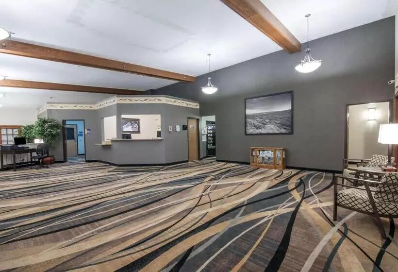 هتل Days Inn By Wyndham Watertown