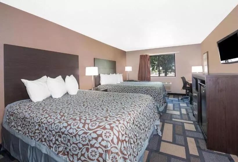 هتل Days Inn By Wyndham Watertown