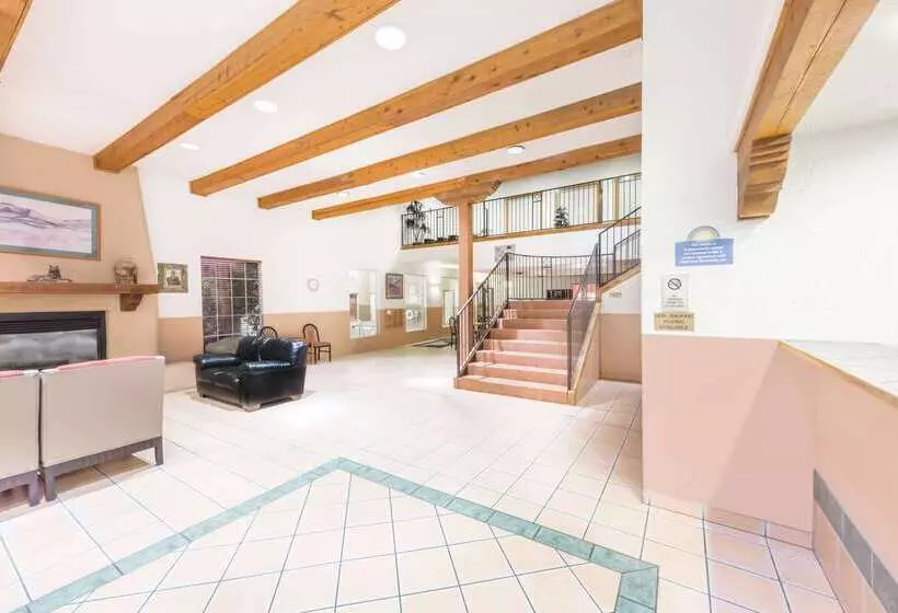 فندق Days Inn & Suites By Wyndham Lordsburg