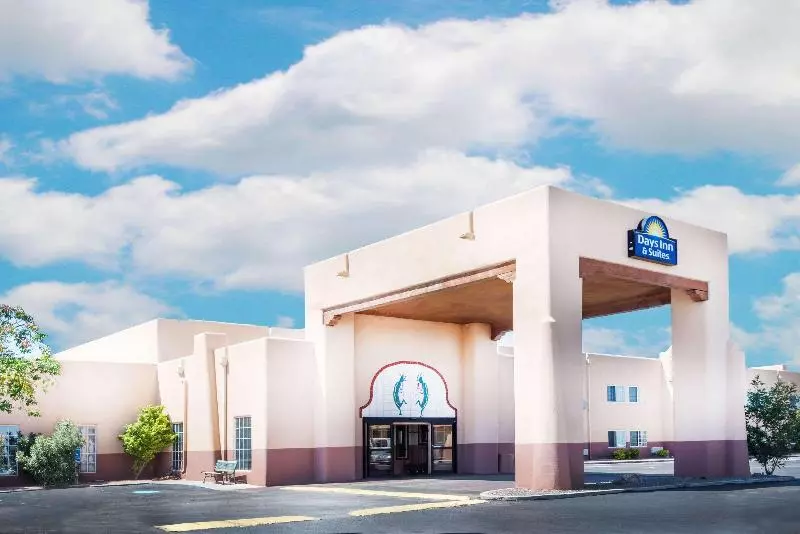 فندق Days Inn & Suites By Wyndham Lordsburg