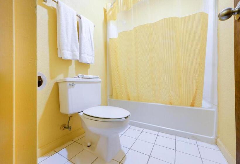 Отель Days Inn Williamston