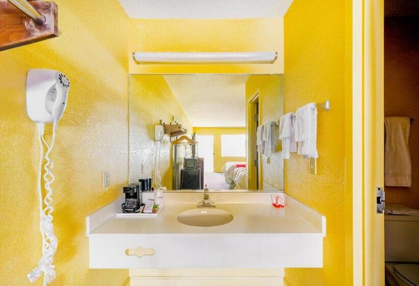 Отель Days Inn Williamston