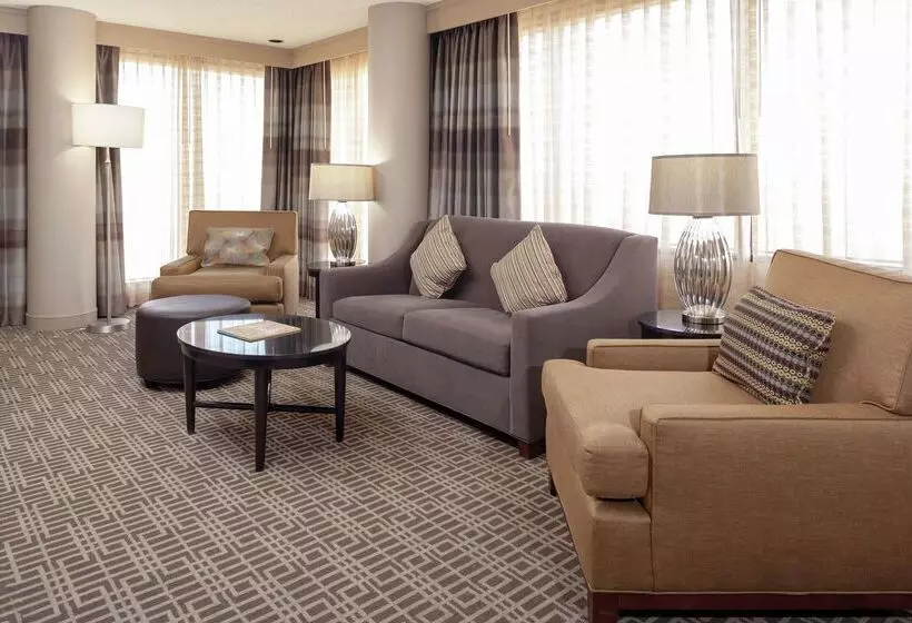 ホテル Doubletree By Hilton Kansas City Overland Park