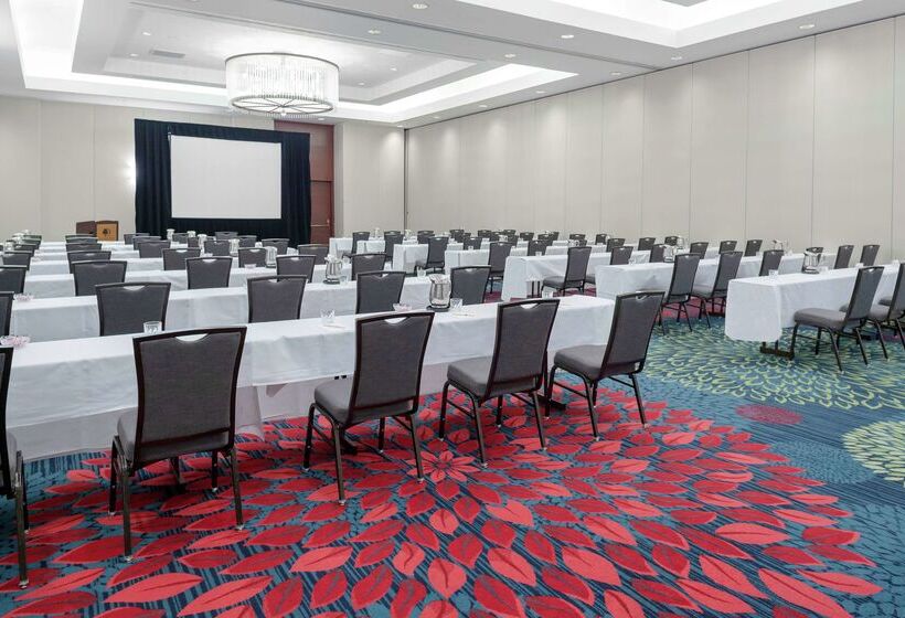 هتل Doubletree By Hilton Kansas City Overland Park