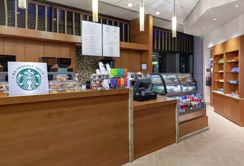 ホテル Doubletree By Hilton Kansas City Overland Park