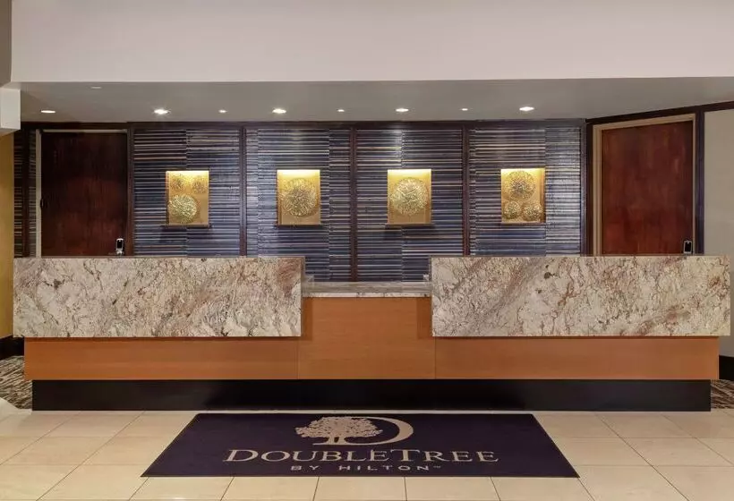 ホテル Doubletree By Hilton Kansas City Overland Park