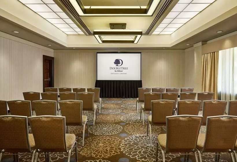 Отель Doubletree By Hilton Ontario Airport
