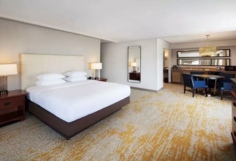 Отель Doubletree By Hilton Ontario Airport