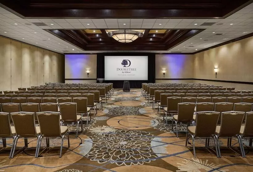 Отель Doubletree By Hilton Ontario Airport