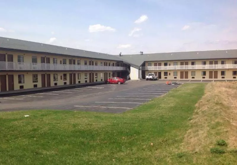 汽车旅馆  Hilltop Inn Pittsburgh