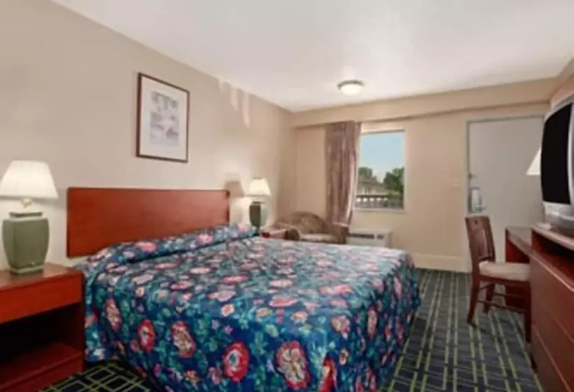 汽车旅馆  Hilltop Inn Pittsburgh