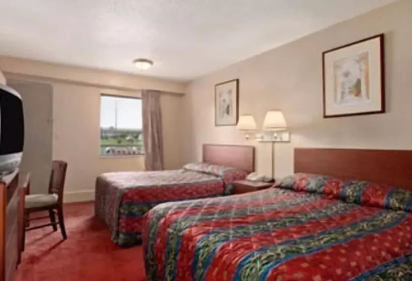 汽车旅馆  Hilltop Inn Pittsburgh