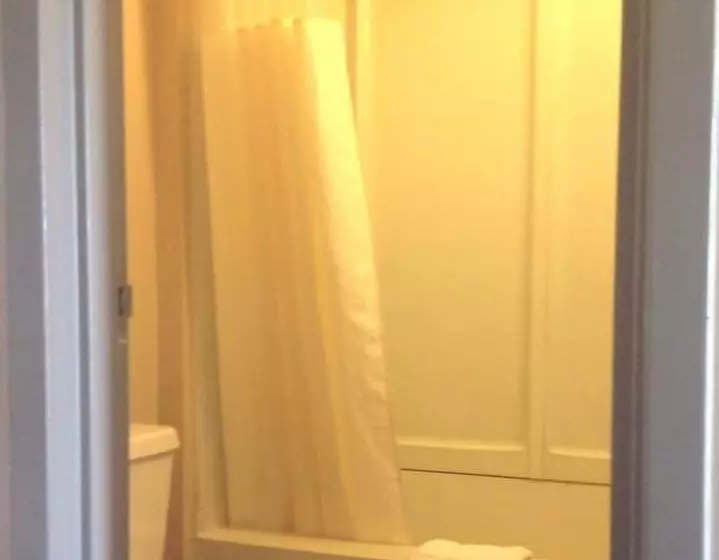 汽车旅馆  Hilltop Inn Pittsburgh