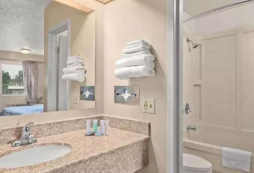 汽车旅馆  Hilltop Inn Pittsburgh