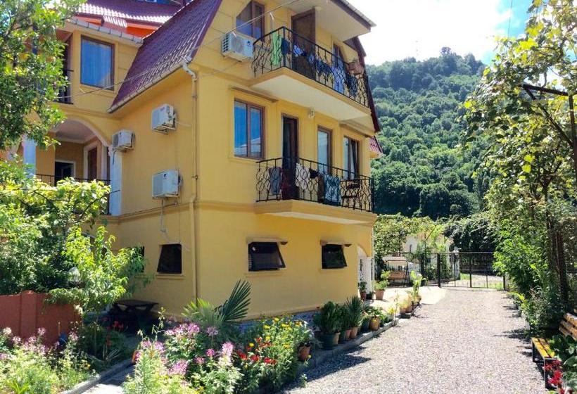 پانسیون Deluxe Guest House