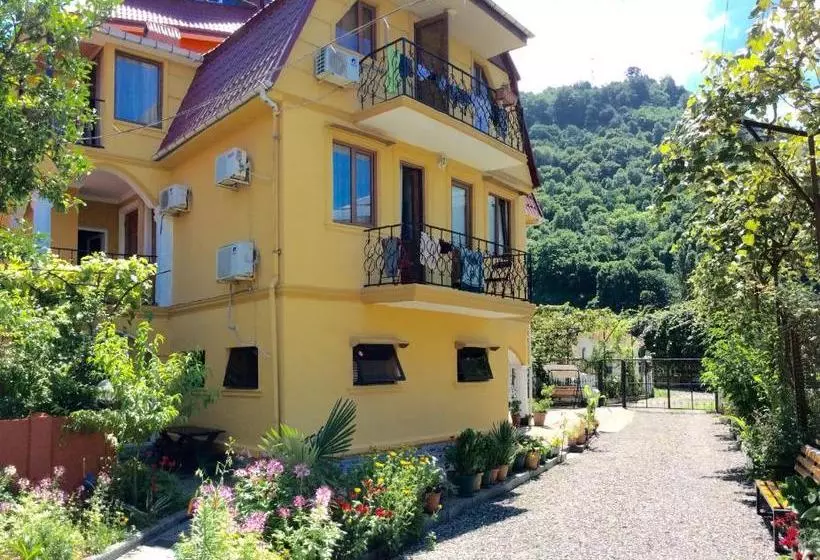 پانسیون Deluxe Guest House