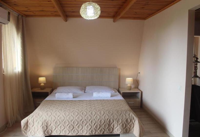 پانسیون Deluxe Guest House